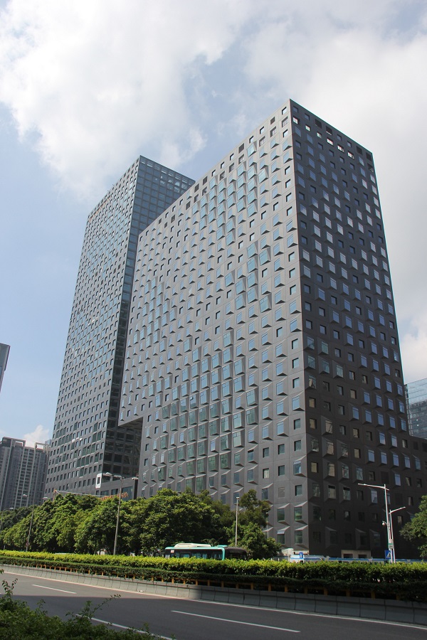 尊龙凯时装饰公司承建的中广核大厦幕墙工程完工验收