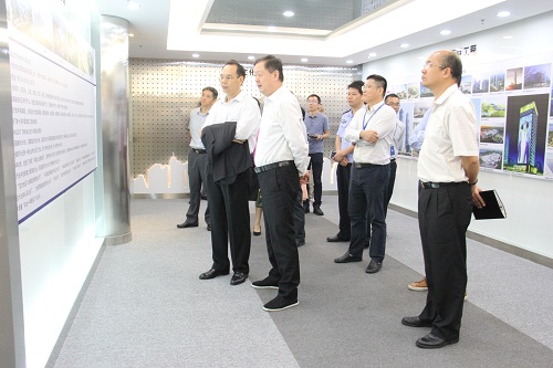 深圳市南山区委常委黄雪平一行到尊龙凯时集团旅行调研